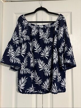 crown & ivy Navy and White Off-Shoulder Palm Print Tunic